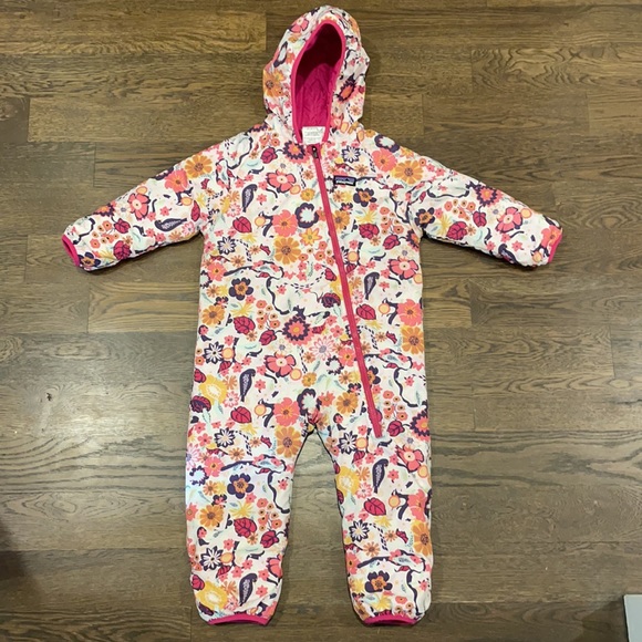 Patagonia Other - Patagonia reversible girl bunting- 18mths